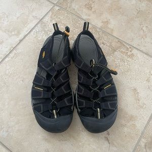 Men's Keen hiking sandals, size 9